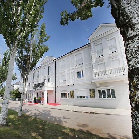 25H Spa-Residenz Best Sleep Privat Garden & Pools Neusiedl am See Exteriör bild