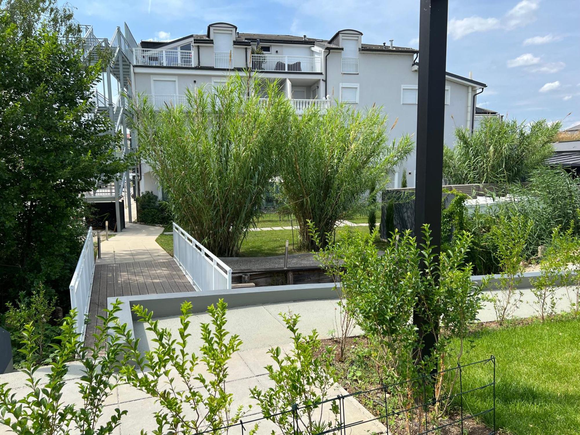 25H Spa-Residenz Best Sleep Privat Garden & Pools Neusiedl am See Exteriör bild
