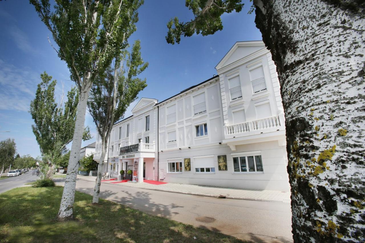 25H Spa-Residenz Best Sleep Privat Garden & Pools Neusiedl am See Exteriör bild